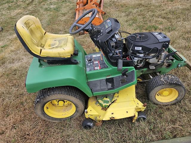 Image of John Deere 335 equipment image 4