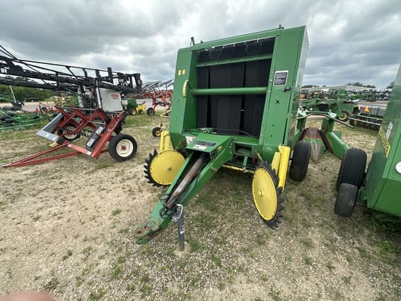 Image of John Deere 335 equipment image 1