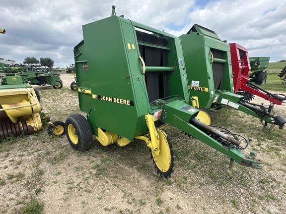 John Deere 335 Equipment Image0