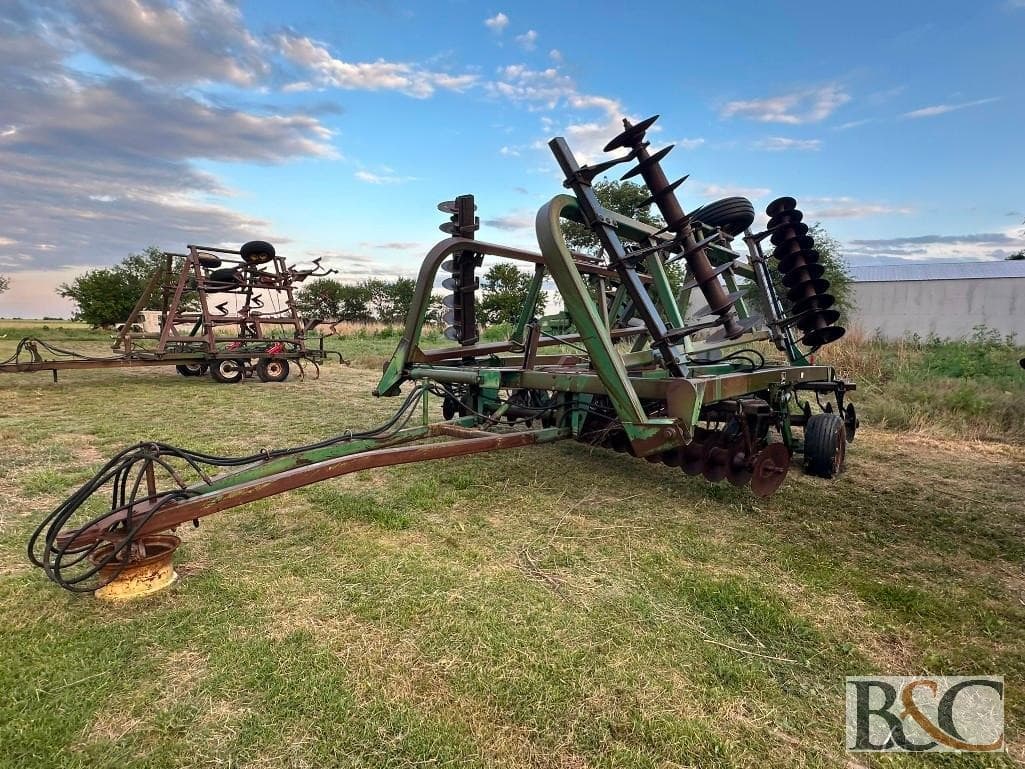 Image of John Deere 335 Primary image