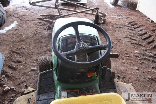 Image of John Deere 335 equipment image 4