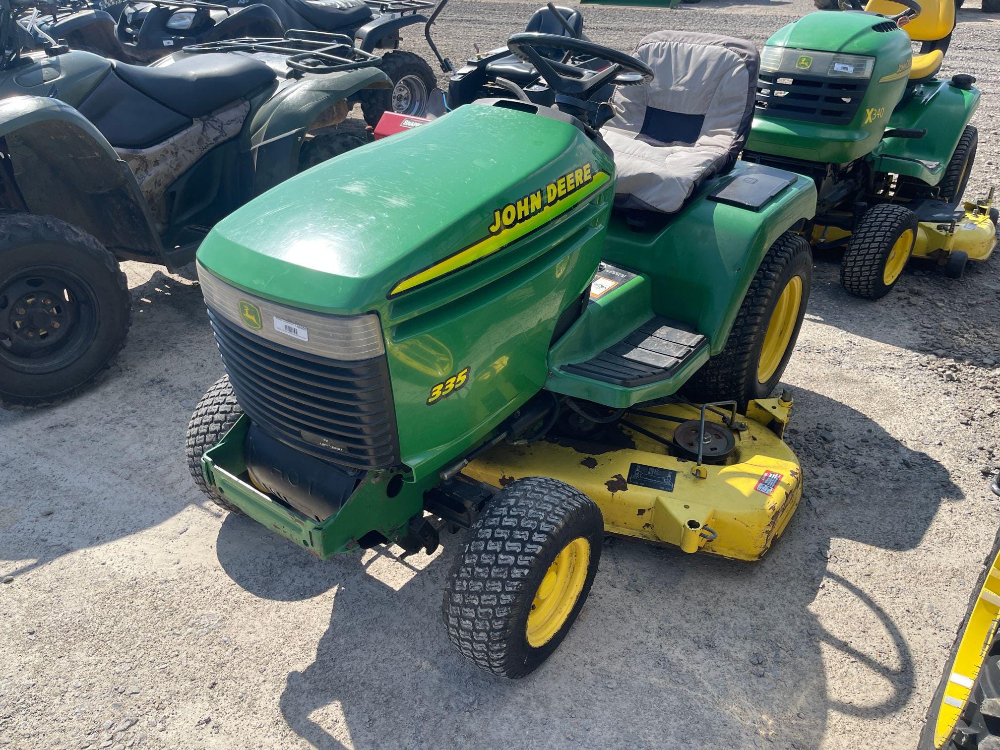 Main image John Deere 335
