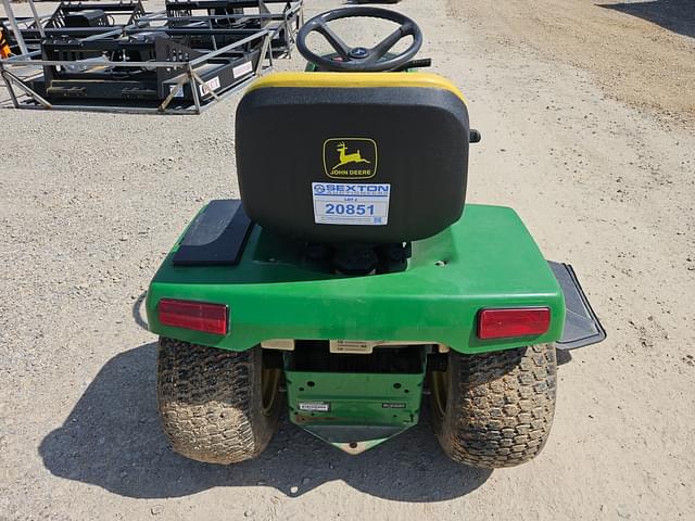 Image of John Deere 335 equipment image 4