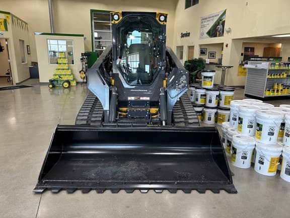 Image of John Deere 335P equipment image 1