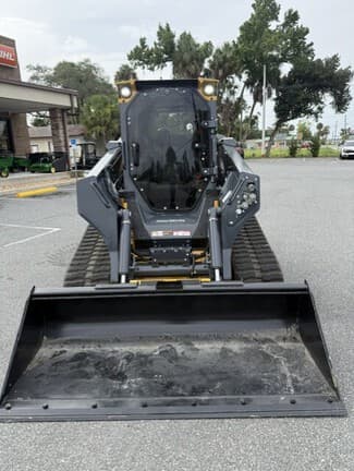 Image of John Deere 335P equipment image 3