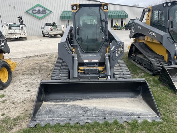 Image of John Deere 335P equipment image 1