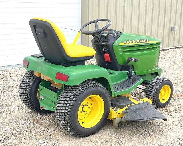 Image of John Deere 335 equipment image 4