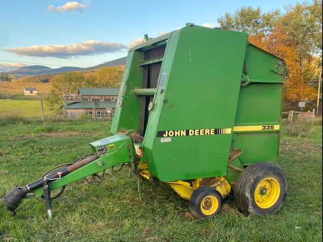 Image of John Deere 335 equipment image 1