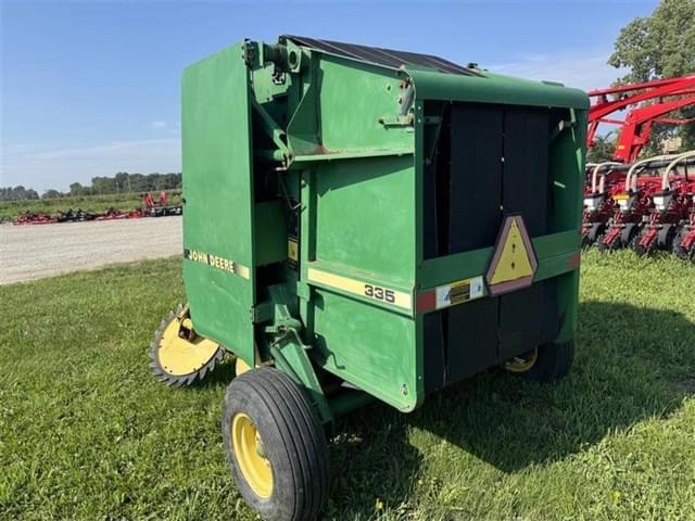Image of John Deere 335 equipment image 4