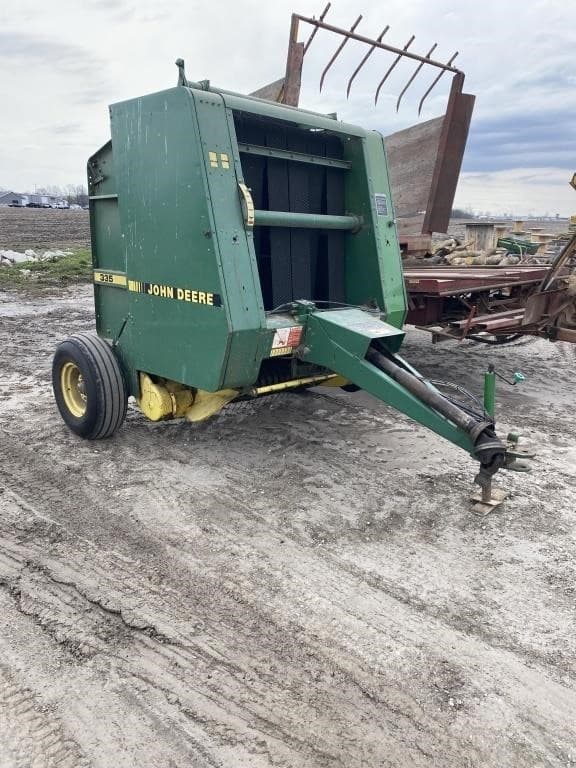 Image of John Deere 335 Image 1