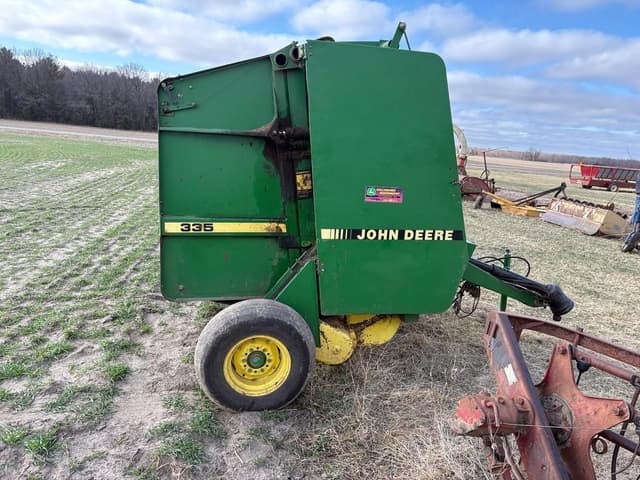 Image of John Deere 335 equipment image 2