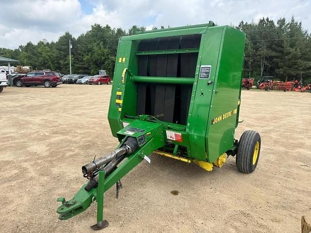 Image of John Deere 335 equipment image 1