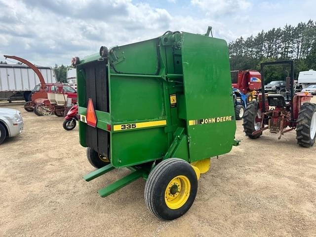 Image of John Deere 335 equipment image 4