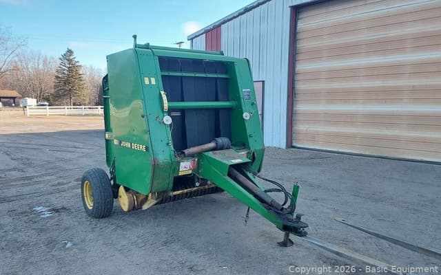 Image of John Deere 335 equipment image 1