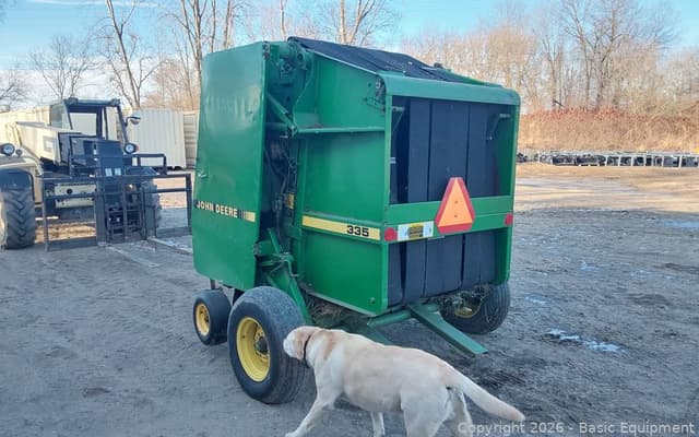 Image of John Deere 335 equipment image 4