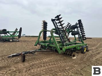 Main image John Deere 335