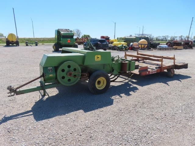 Image of John Deere 336 equipment image 1