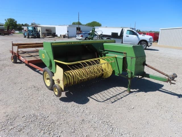 Image of John Deere 336 equipment image 4