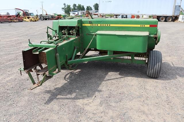 Image of John Deere 336 equipment image 4