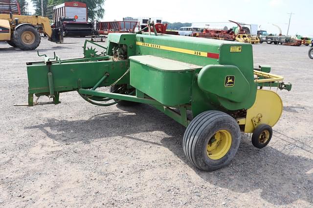 Image of John Deere 336 equipment image 3