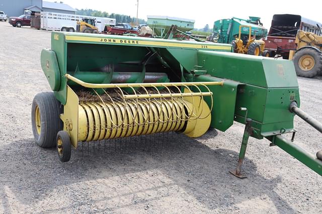 Image of John Deere 336 equipment image 2