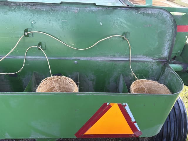 Image of John Deere 336 equipment image 4