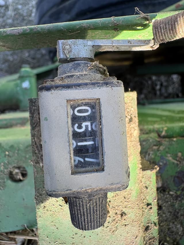 Image of John Deere 336 equipment image 1