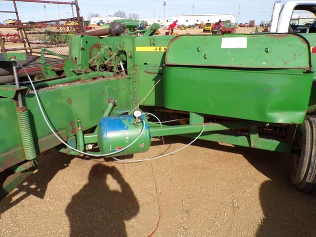 Image of John Deere 336 equipment image 1