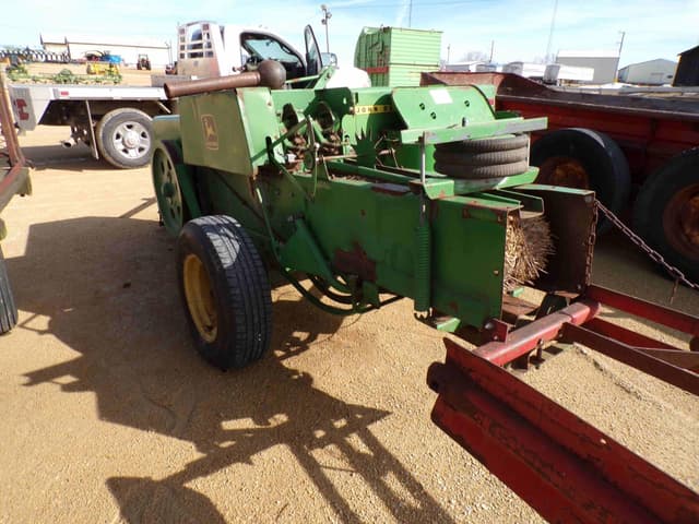 Image of John Deere 336 equipment image 2