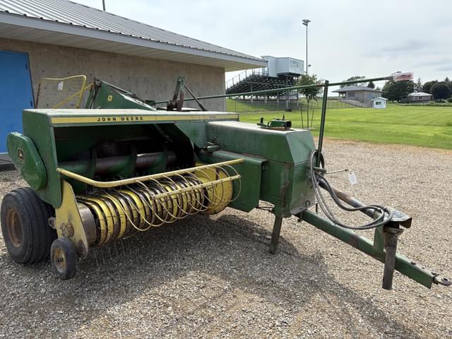Image of John Deere 336 equipment image 1