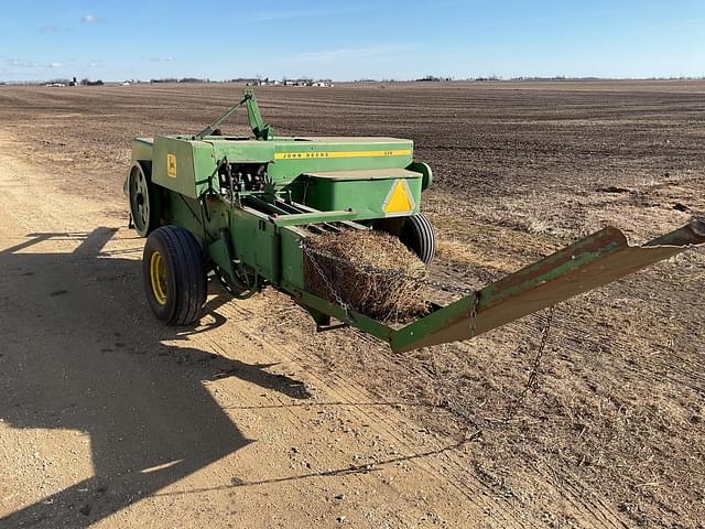 Image of John Deere 336 equipment image 1