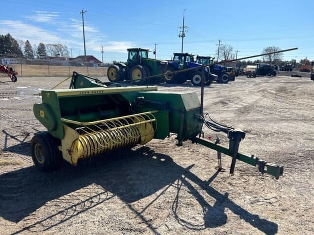 Image of John Deere 336 equipment image 1