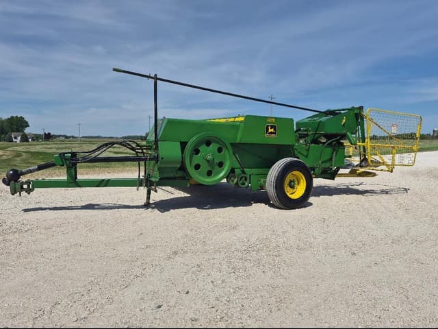 Image of John Deere 336 equipment image 4