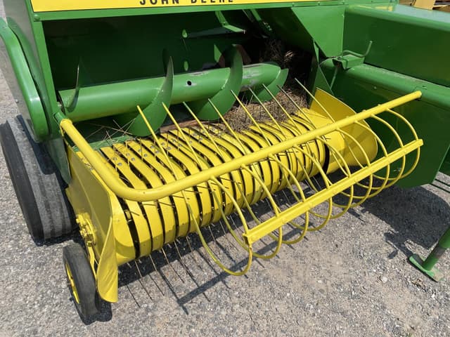 Image of John Deere 336 equipment image 2