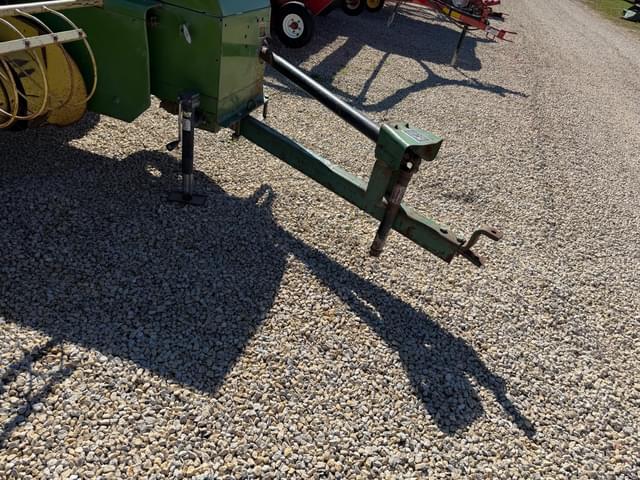 Image of John Deere 336 equipment image 2