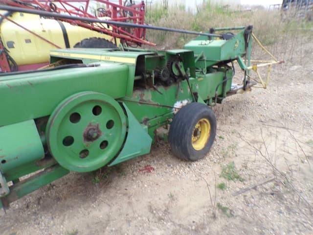 Image of John Deere 336 equipment image 3