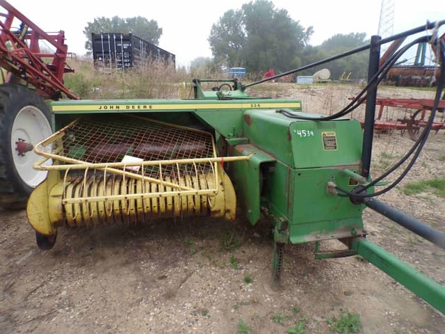 Image of John Deere 336 equipment image 2