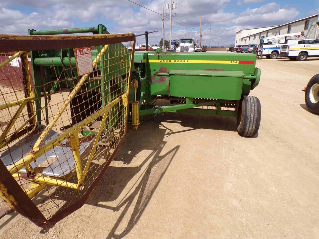 Image of John Deere 336 Image 1
