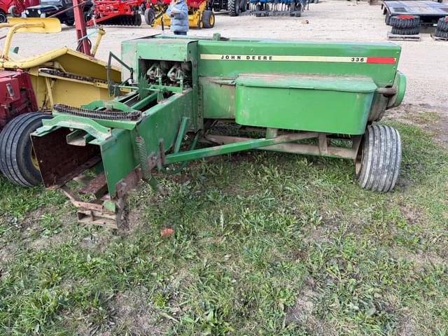 Image of John Deere 336 equipment image 4