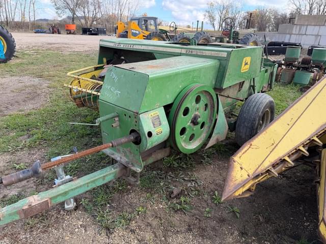 Image of John Deere 336 equipment image 2