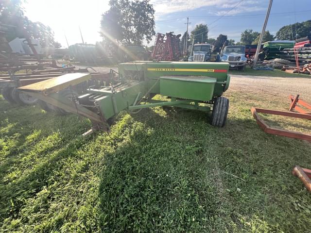 Image of John Deere 336 equipment image 2