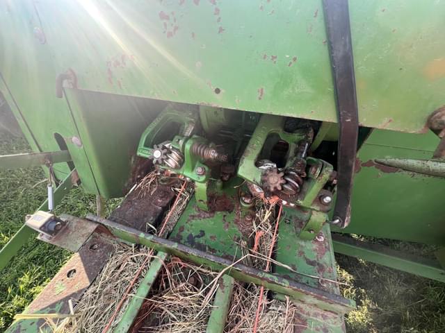 Image of John Deere 336 equipment image 4