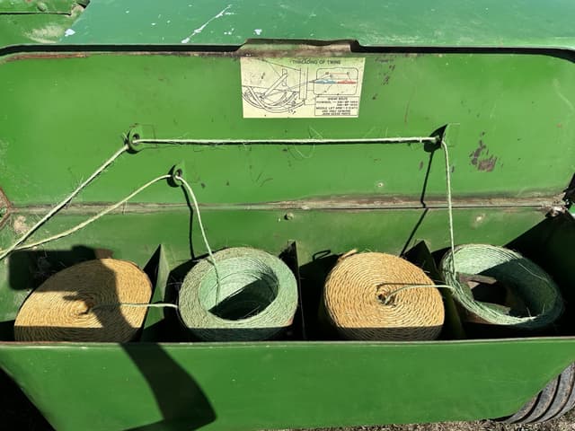 Image of John Deere 336 equipment image 1