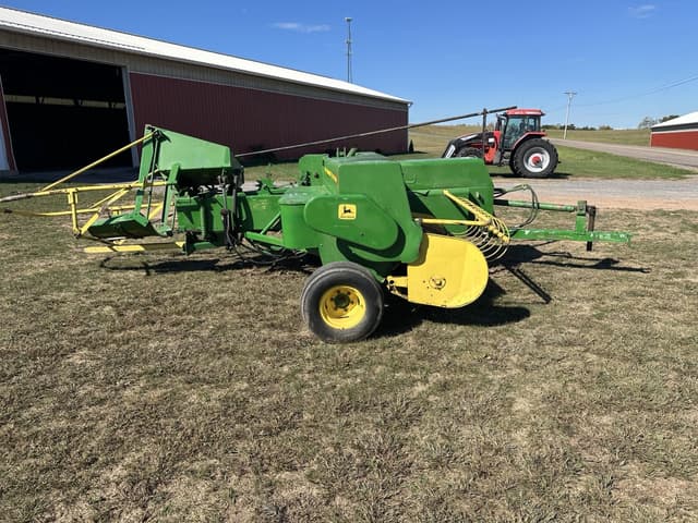 Image of John Deere 336 equipment image 4