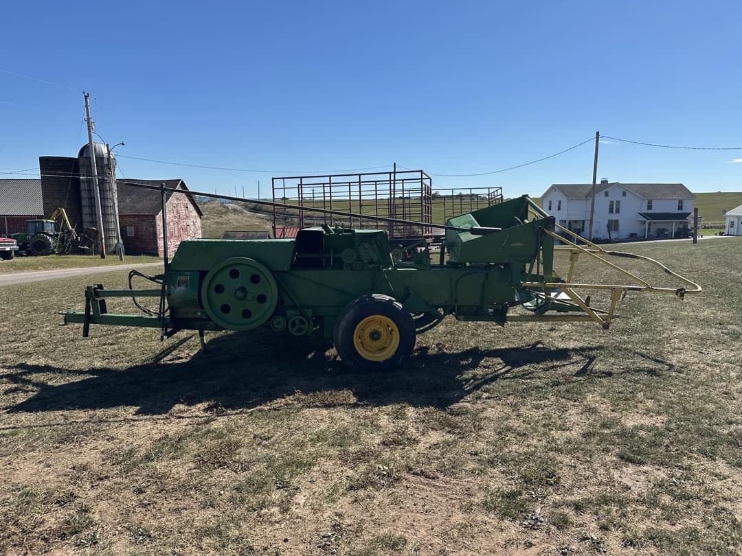 Image of John Deere 336 Primary image