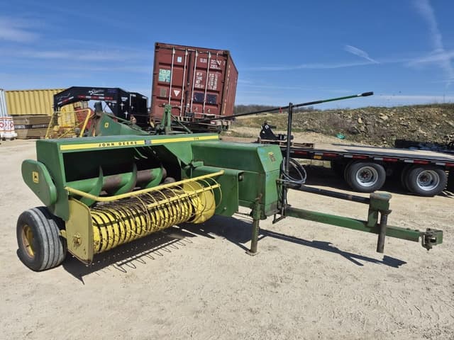 Image of John Deere 336 equipment image 2
