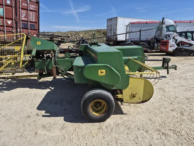 Image of John Deere 336 equipment image 3