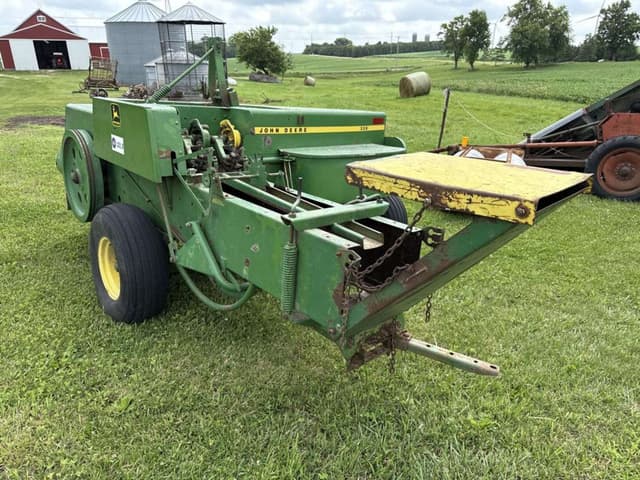 Image of John Deere 336 equipment image 2