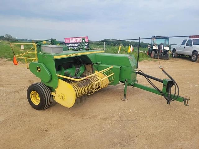 Image of John Deere 336 equipment image 4