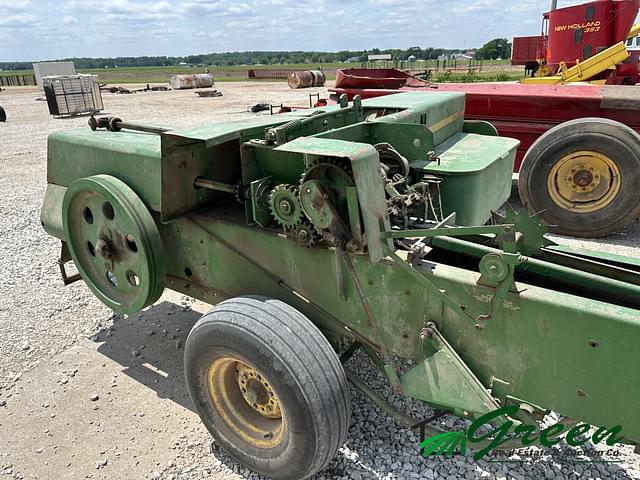 Image of John Deere 336 equipment image 4